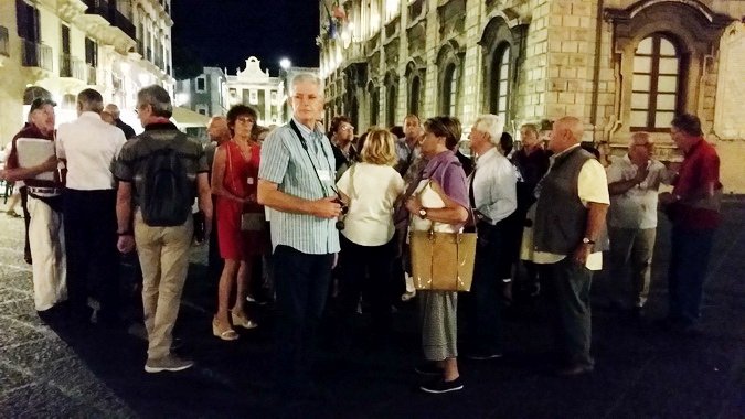 (17) Catania by night 